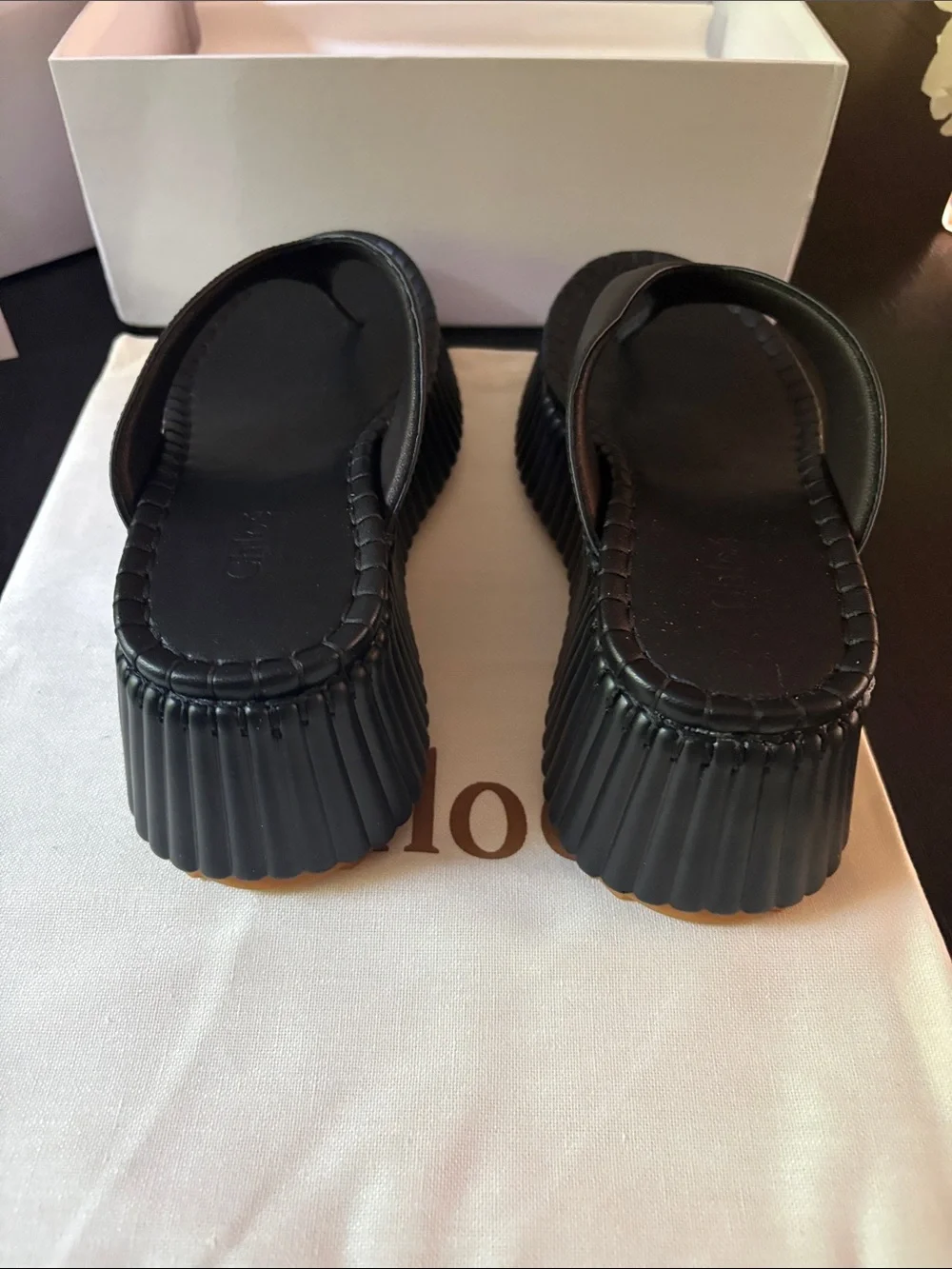 Like Chloe elevated platform